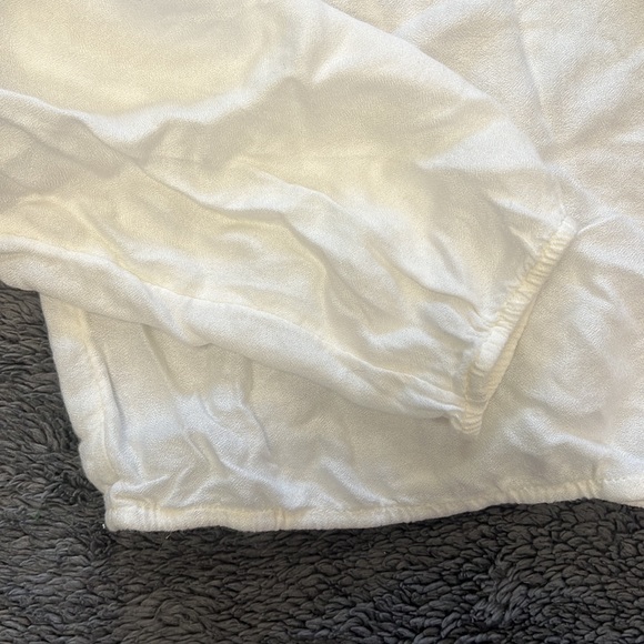 Hollister off shoulder peasant blouse - Picture 2 of 9